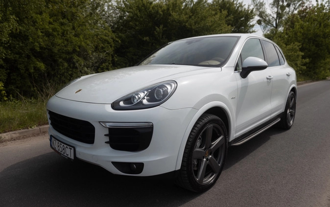 Porsche Cayenne cena 199800 przebieg: 215000, rok produkcji 2015 z Warszawa małe 742